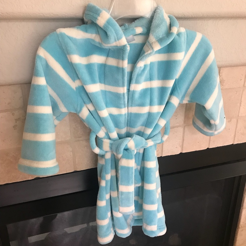Tucker+Tate girls size 3 robe.